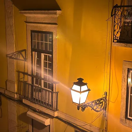 Incroyable Vue Sur Le Panthéon Dans L'alfama